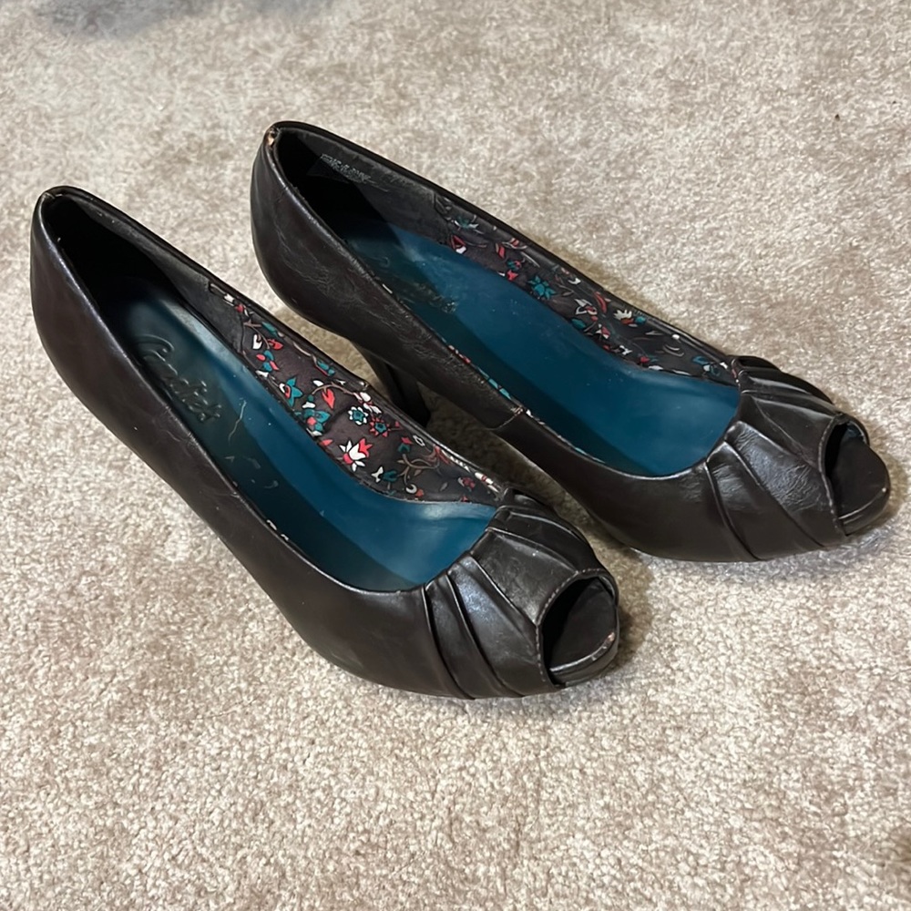 Candies peep toe brown heels